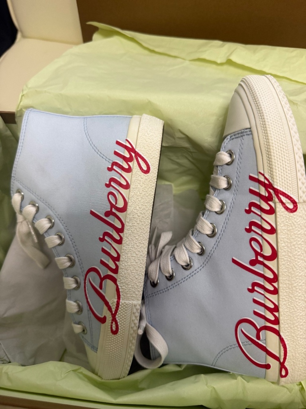 Burberry kids gym shoes